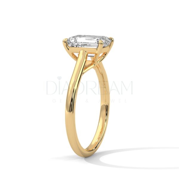 2 Carat Emerald Cut Moissanite Ring: A Symbol of Timeless