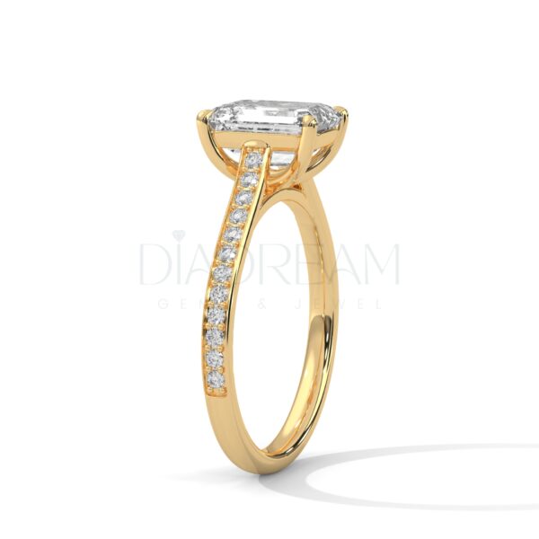 2 Carat Emerald Cut Moissanite Ring: A Symbol of Timeless Sophistication