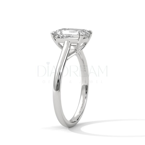 2 Carat Emerald Cut Moissanite Ring: A Symbol of Timeless
