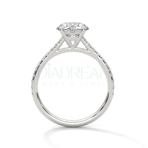 2 CT Round Cut Moissanite Ring: Unmatched Brilliance