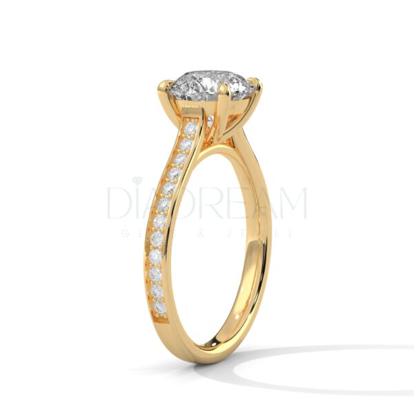 2 Carat Round Cut Moissanite Ring
