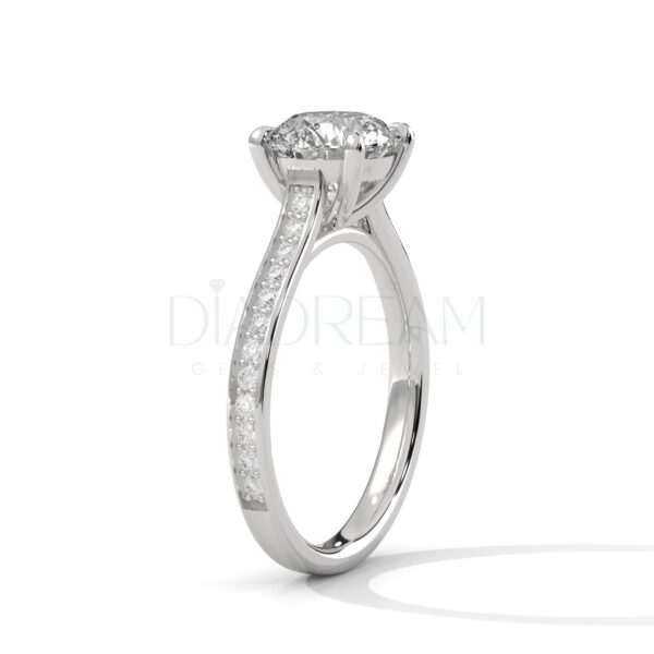 2 Carat Round Cut Moissanite Ring