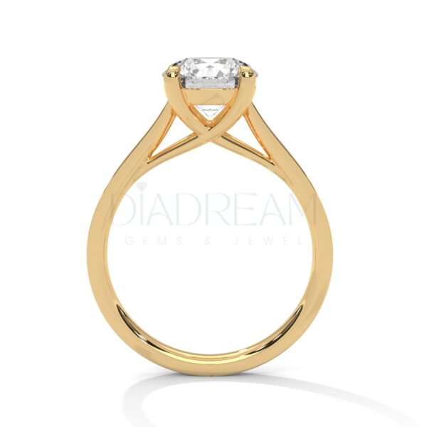 2 Carat Round Cut Moissanite Ring
