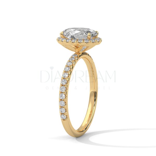 2 Carat Oval Cut Moissanite Ring: A Symbol of Timeless Beauty