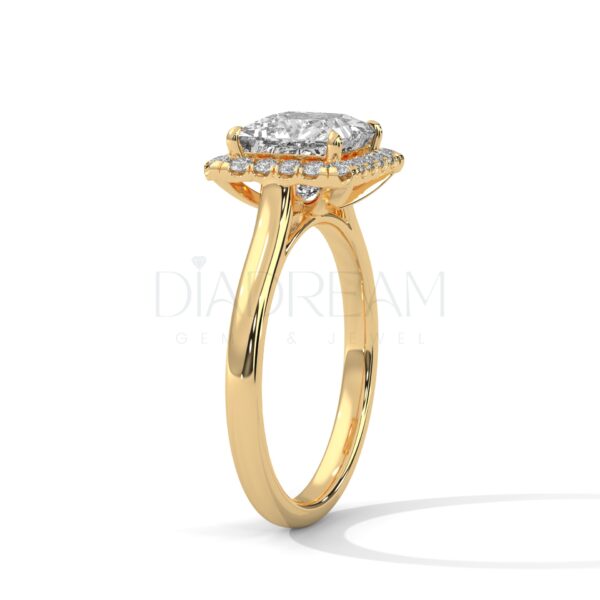 Experience the Dazzle: A 2 Carat Princess Cut Moissanite Ring