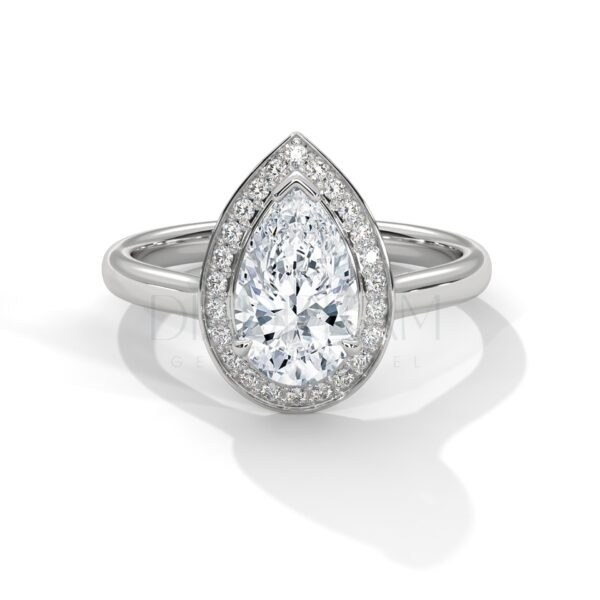 2.5 Carat Pear Cut Moissanite Ring: A Teardrop of Brilliance