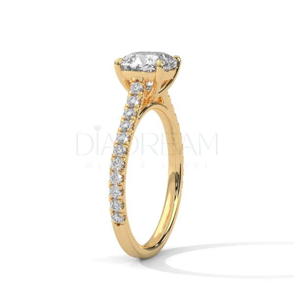 2 Carat Round Cut Moissanite Ring
